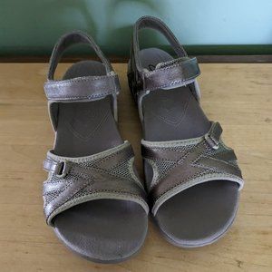 Ladies Clarks Sandals